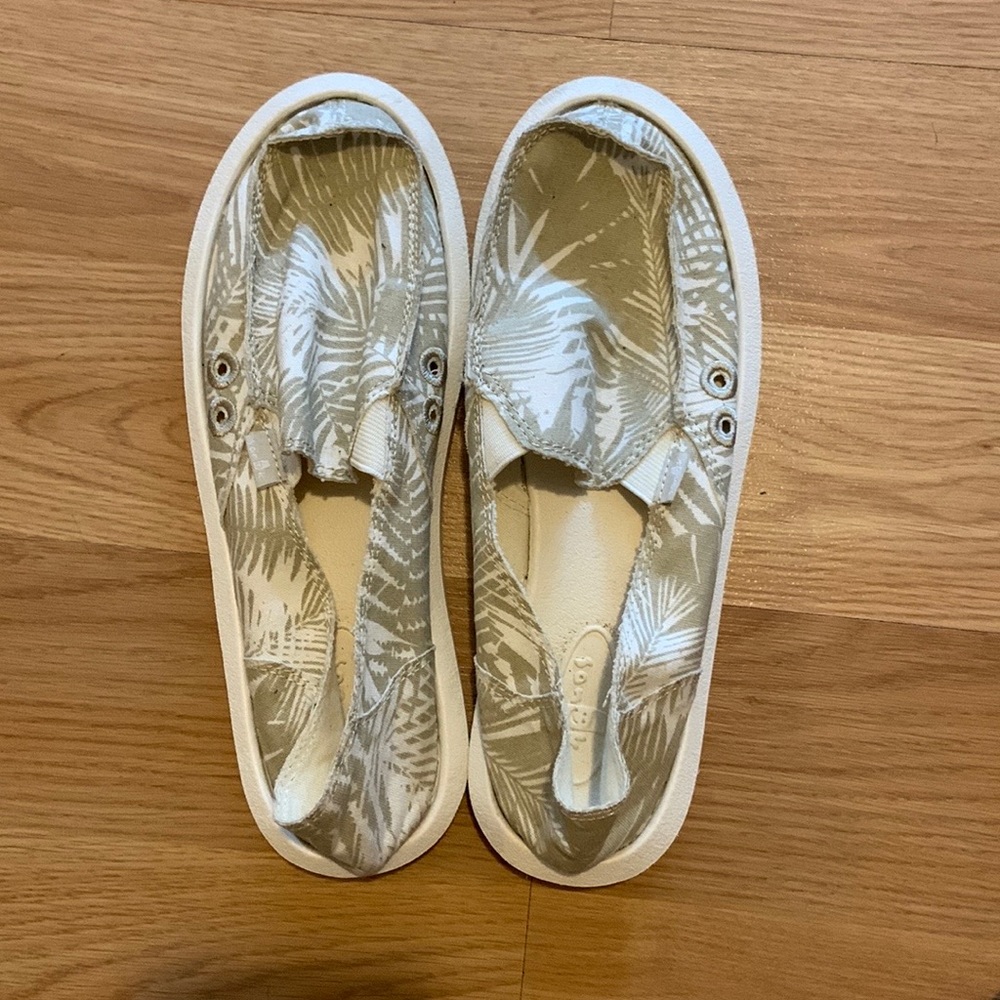 tropical foam shoes